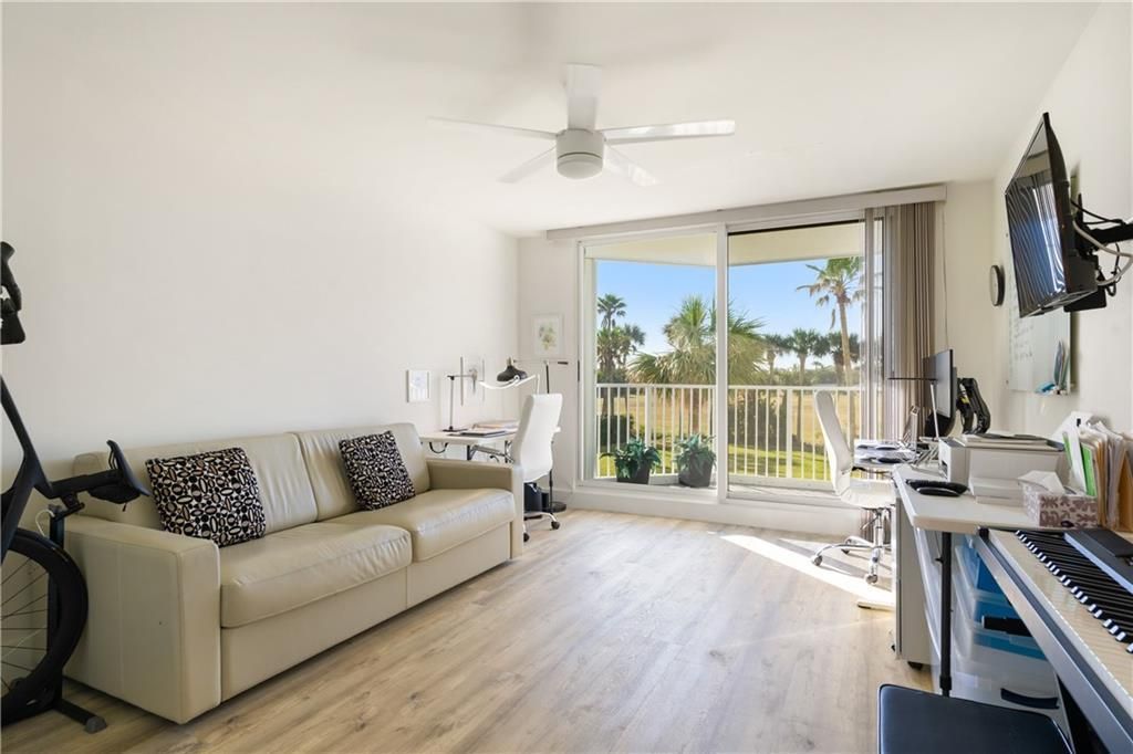 На продажу: $365,000 (2 спален, 2 ванн, 1174 Квадратных фут)