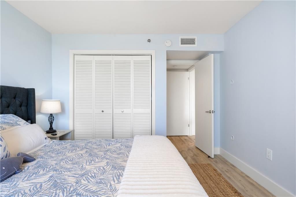 На продажу: $365,000 (2 спален, 2 ванн, 1174 Квадратных фут)