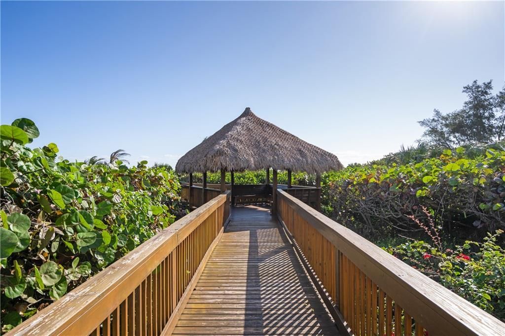 На продажу: $365,000 (2 спален, 2 ванн, 1174 Квадратных фут)