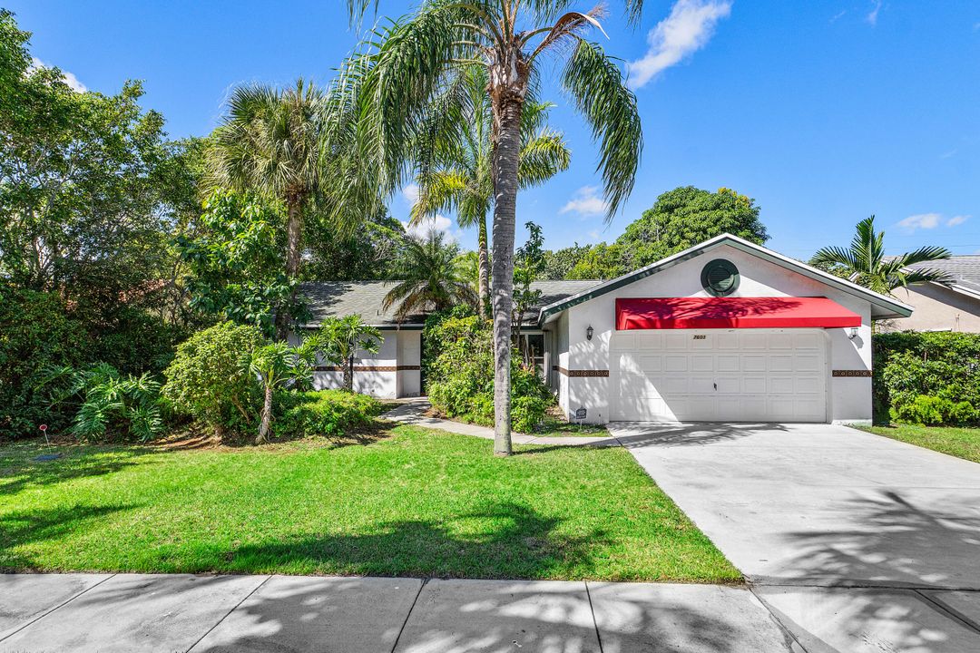 Active With Contract: $525,000 (3 beds, 2 baths, 1422 Square Feet)