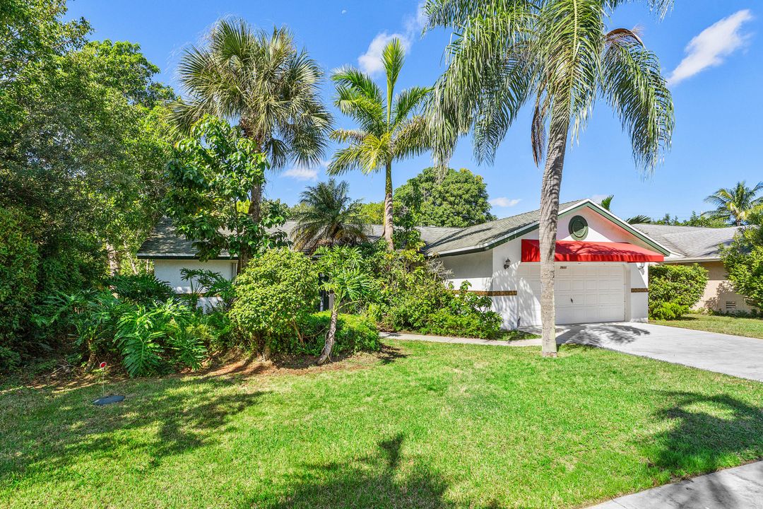 Active With Contract: $525,000 (3 beds, 2 baths, 1422 Square Feet)