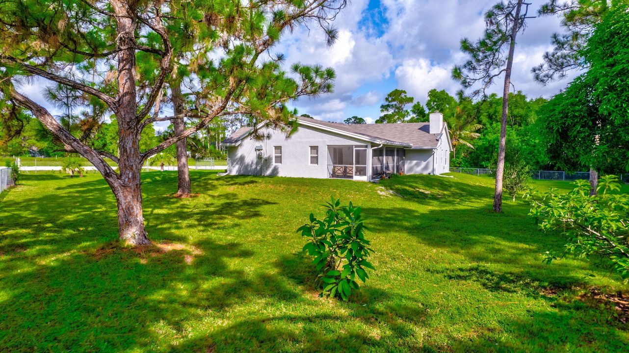 合同活跃: $650,000 (3 贝兹, 2 浴室, 1648 平方英尺)