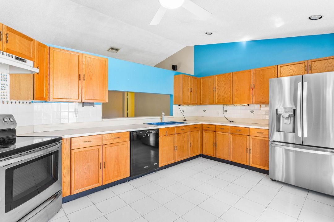 Active With Contract: $525,000 (3 beds, 2 baths, 1422 Square Feet)