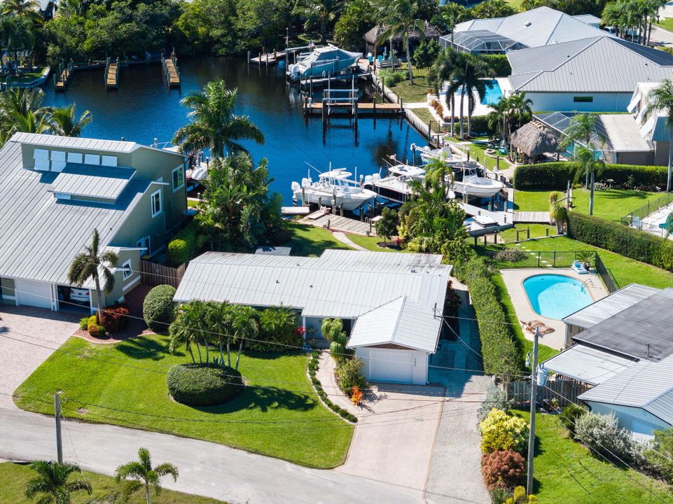 Под контрактом: $849,000 (3 спален, 2 ванн, 1396 Квадратных фут)