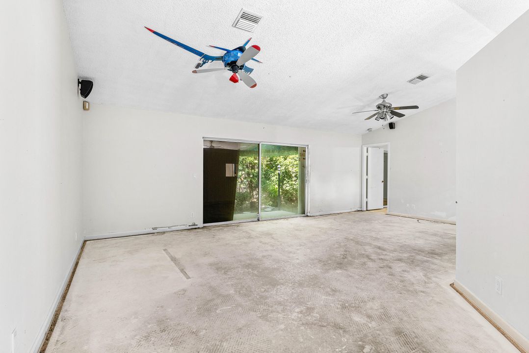 Active With Contract: $525,000 (3 beds, 2 baths, 1422 Square Feet)