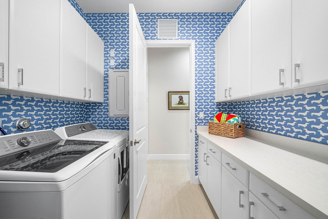 Active With Contract: $1,400,000 (2 beds, 2 baths, 2331 Square Feet)