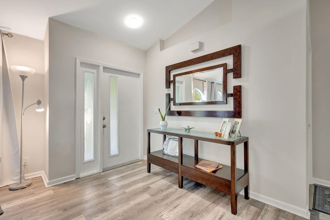 合同活跃: $650,000 (3 贝兹, 2 浴室, 1648 平方英尺)