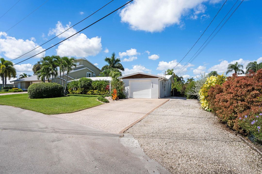 Под контрактом: $849,000 (3 спален, 2 ванн, 1396 Квадратных фут)