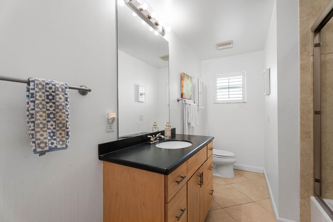 Под контрактом: $849,000 (3 спален, 2 ванн, 1396 Квадратных фут)