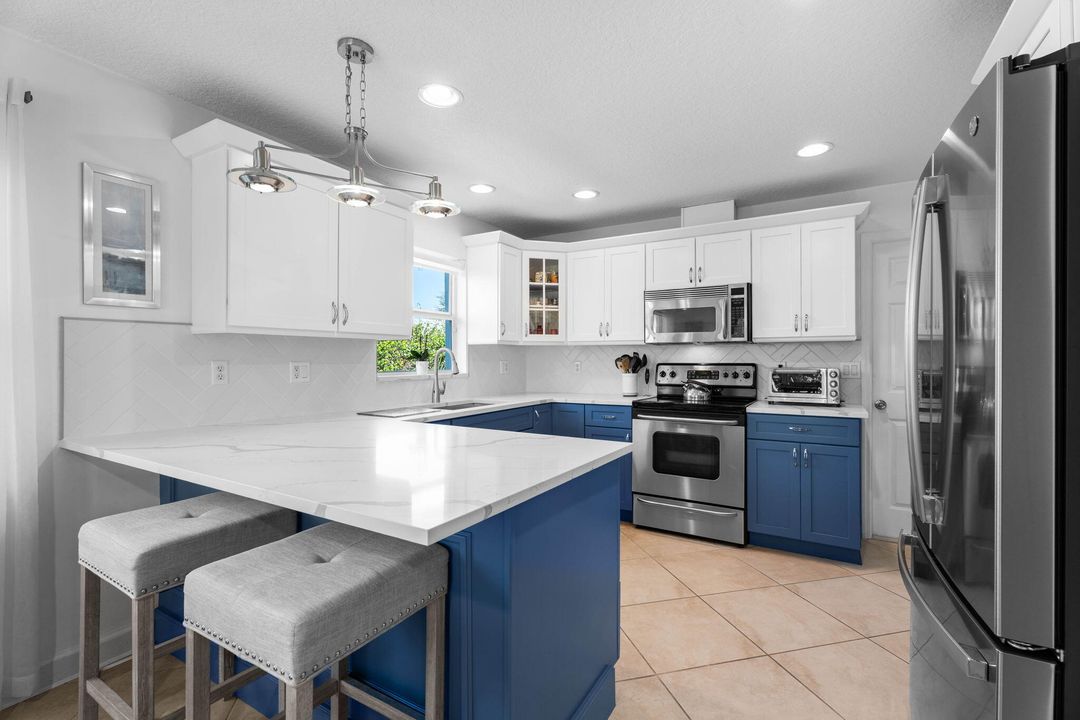 Под контрактом: $849,000 (3 спален, 2 ванн, 1396 Квадратных фут)