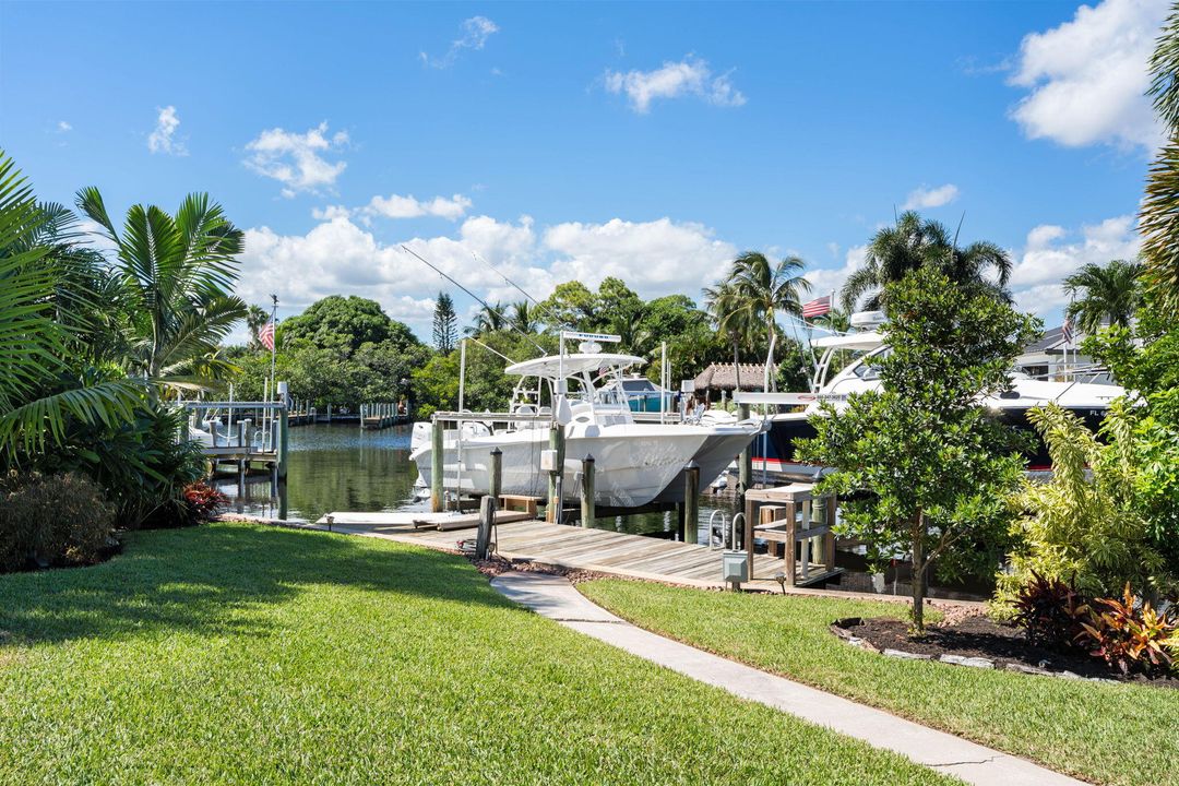 Под контрактом: $849,000 (3 спален, 2 ванн, 1396 Квадратных фут)