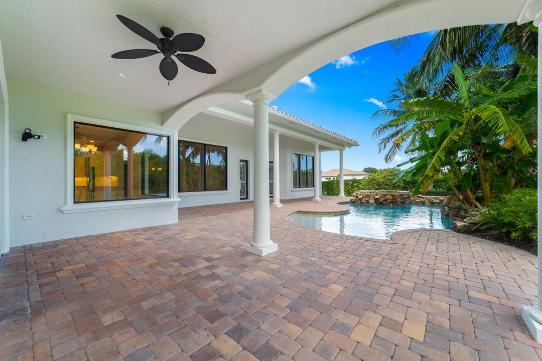 Под контрактом: $1,475,000 (5 спален, 5 ванн, 4783 Квадратных фут)