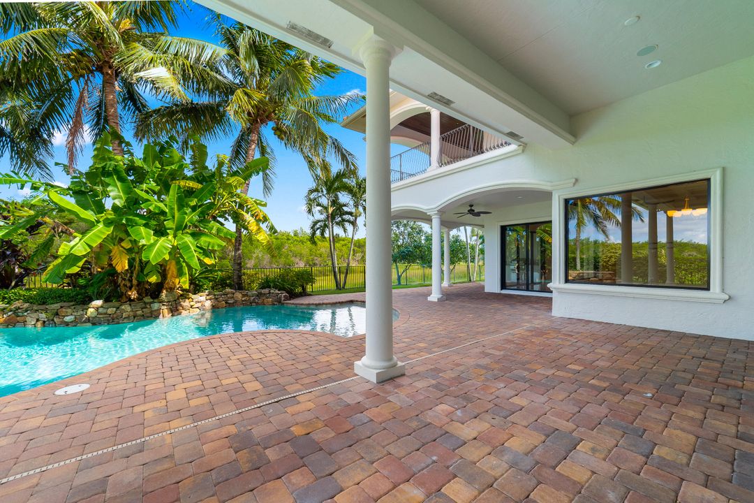 Под контрактом: $1,475,000 (5 спален, 5 ванн, 4783 Квадратных фут)