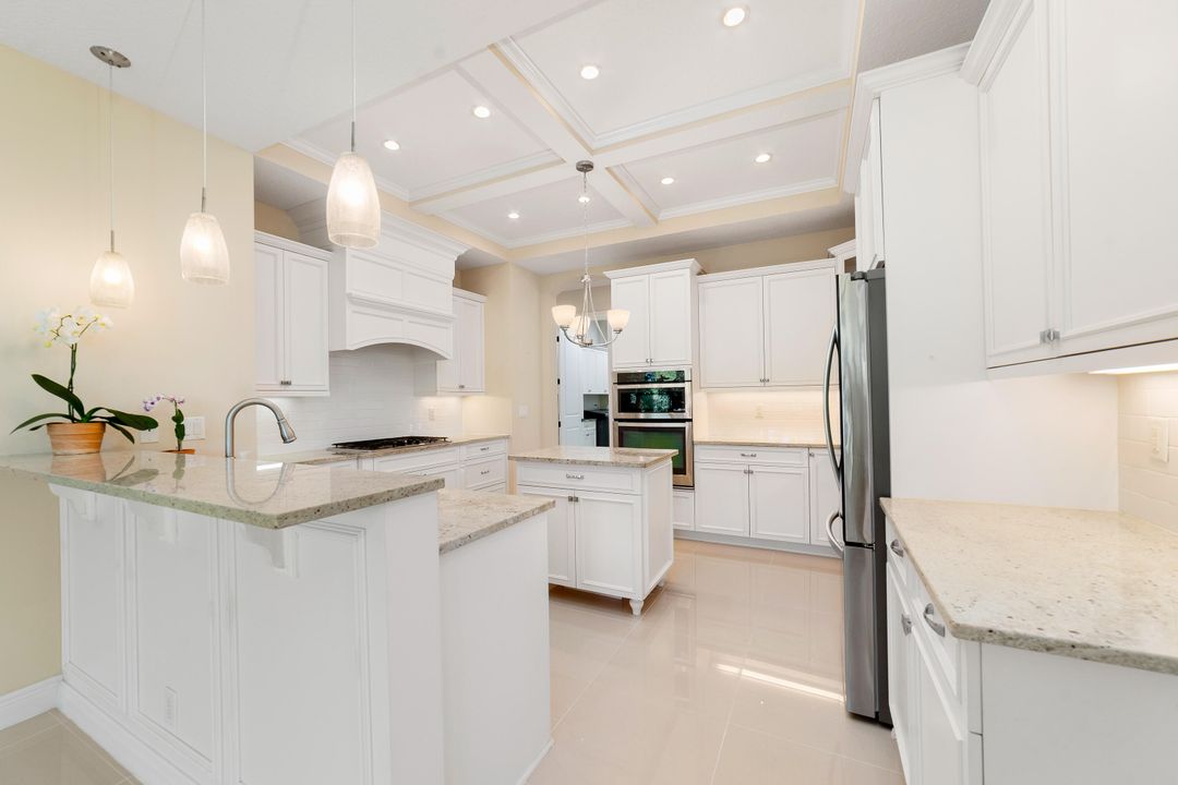 Под контрактом: $1,475,000 (5 спален, 5 ванн, 4783 Квадратных фут)