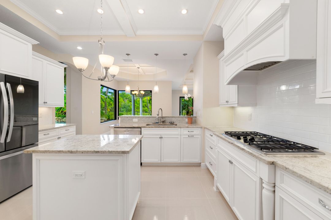 Под контрактом: $1,475,000 (5 спален, 5 ванн, 4783 Квадратных фут)