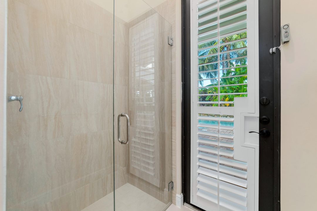 Под контрактом: $1,475,000 (5 спален, 5 ванн, 4783 Квадратных фут)