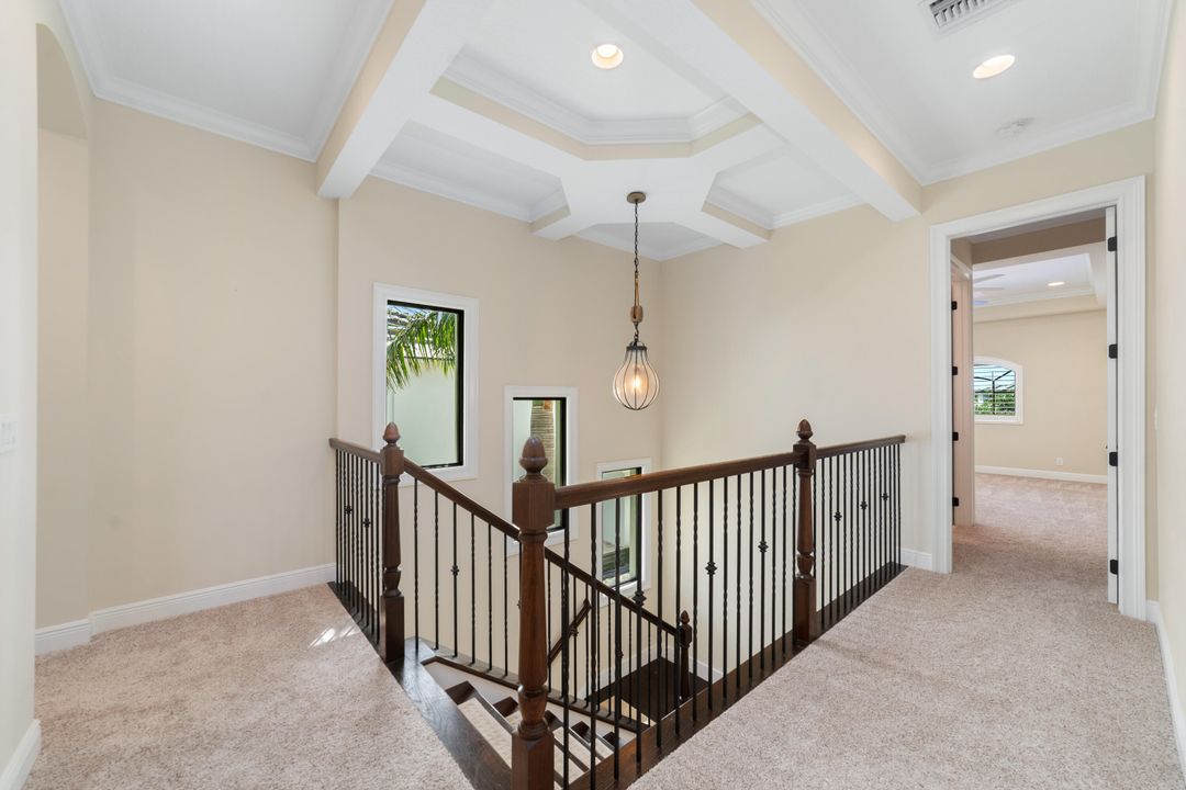 Под контрактом: $1,475,000 (5 спален, 5 ванн, 4783 Квадратных фут)