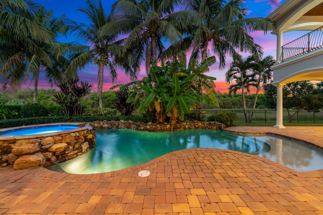 Под контрактом: $1,475,000 (5 спален, 5 ванн, 4783 Квадратных фут)