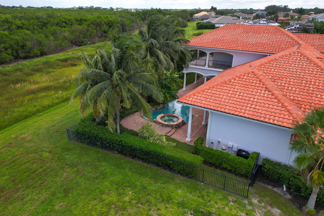 Под контрактом: $1,475,000 (5 спален, 5 ванн, 4783 Квадратных фут)