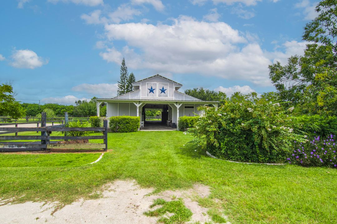 For Sale: $1,000,000 (4 beds, 4 baths, 2518 Square Feet)