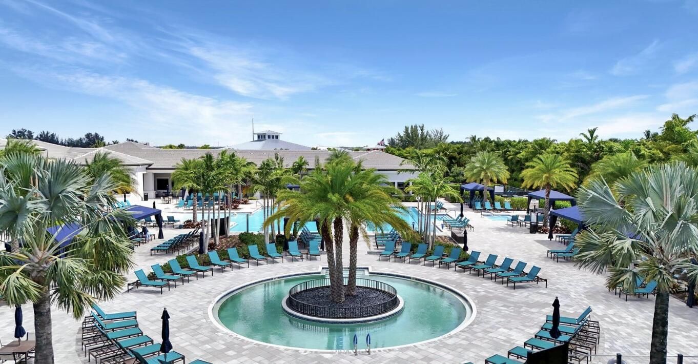 Active With Contract: $1,400,000 (2 beds, 2 baths, 2331 Square Feet)