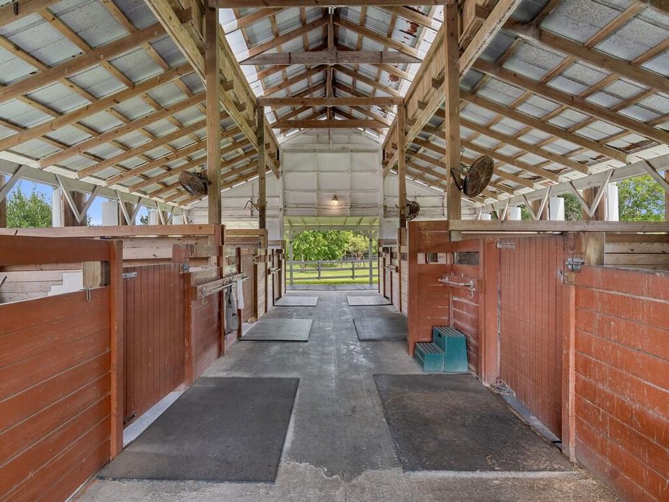 For Sale: $1,000,000 (4 beds, 4 baths, 2518 Square Feet)