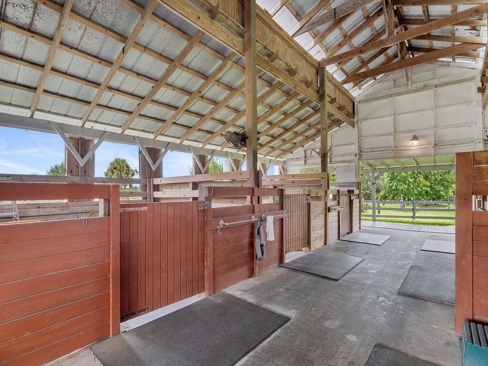 For Sale: $1,000,000 (4 beds, 4 baths, 2518 Square Feet)