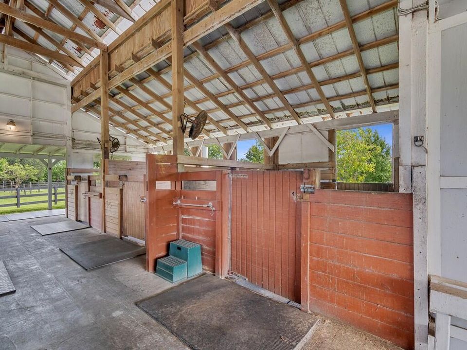 For Sale: $1,000,000 (4 beds, 4 baths, 2518 Square Feet)