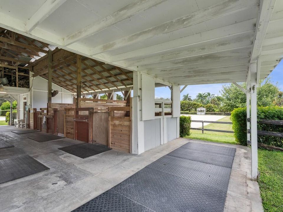 For Sale: $1,000,000 (4 beds, 4 baths, 2518 Square Feet)