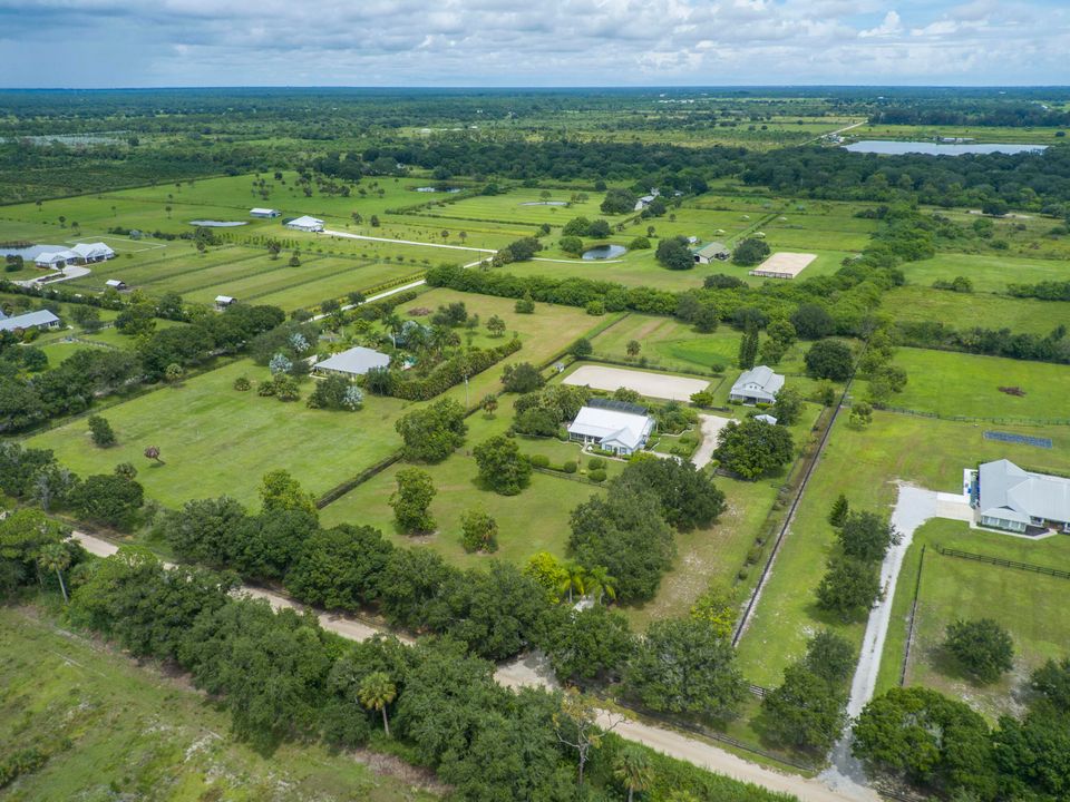 For Sale: $1,000,000 (4 beds, 4 baths, 2518 Square Feet)