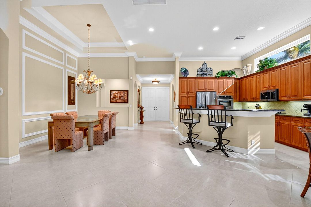 Active With Contract: $674,100 (3 beds, 3 baths, 2923 Square Feet)