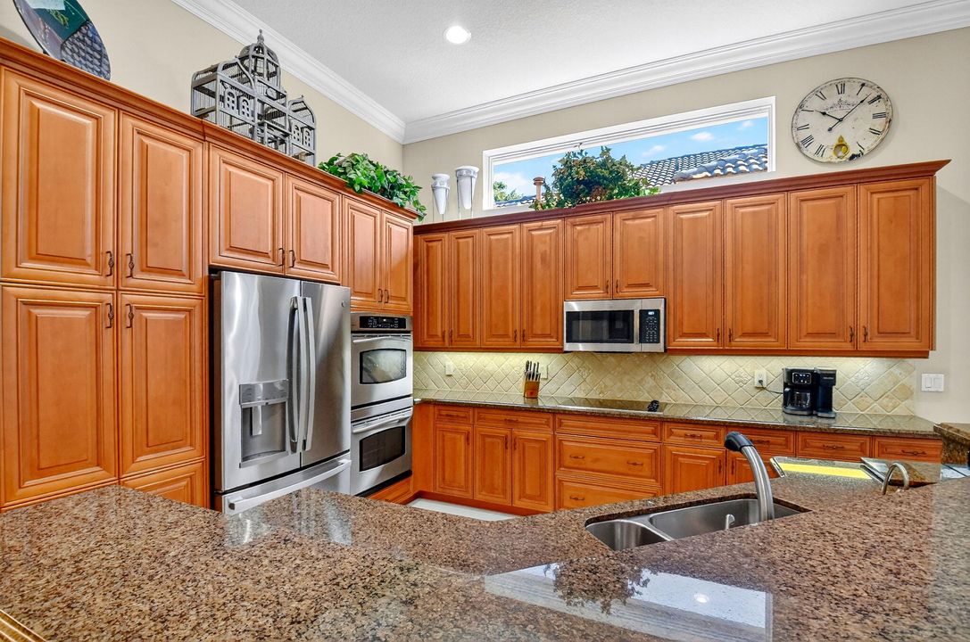 Active With Contract: $674,100 (3 beds, 3 baths, 2923 Square Feet)