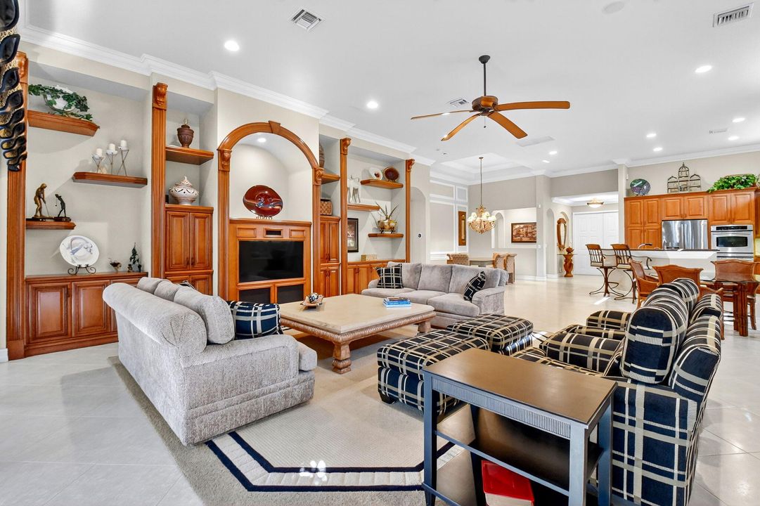 Active With Contract: $674,100 (3 beds, 3 baths, 2923 Square Feet)