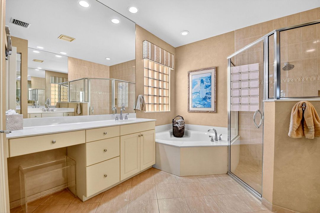 Active With Contract: $674,100 (3 beds, 3 baths, 2923 Square Feet)