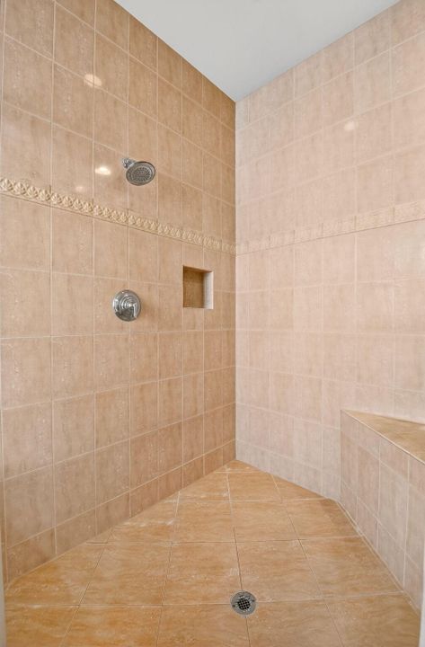 Active With Contract: $674,100 (3 beds, 3 baths, 2923 Square Feet)