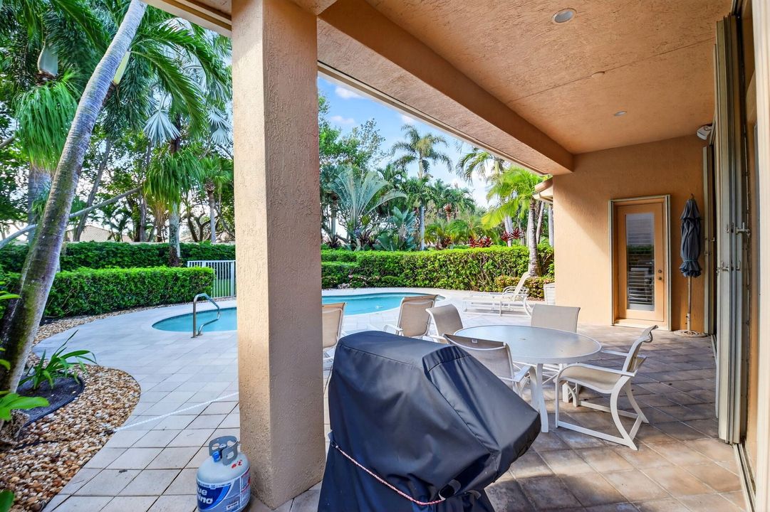 Active With Contract: $674,100 (3 beds, 3 baths, 2923 Square Feet)