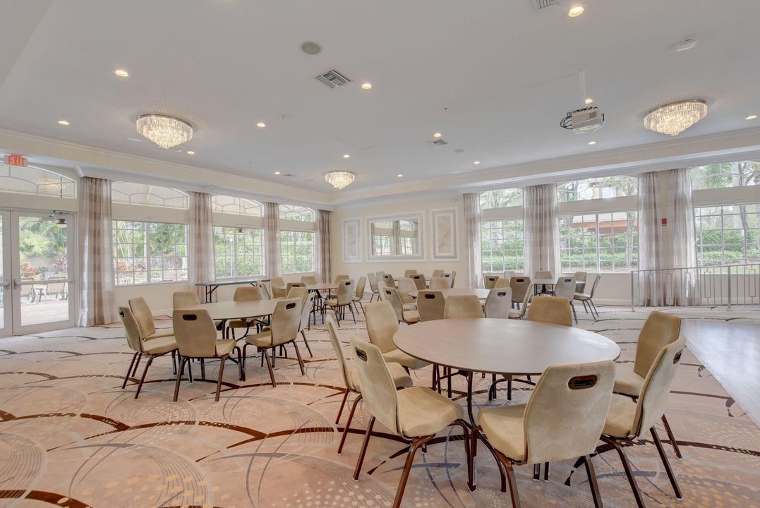 Active With Contract: $674,100 (3 beds, 3 baths, 2923 Square Feet)