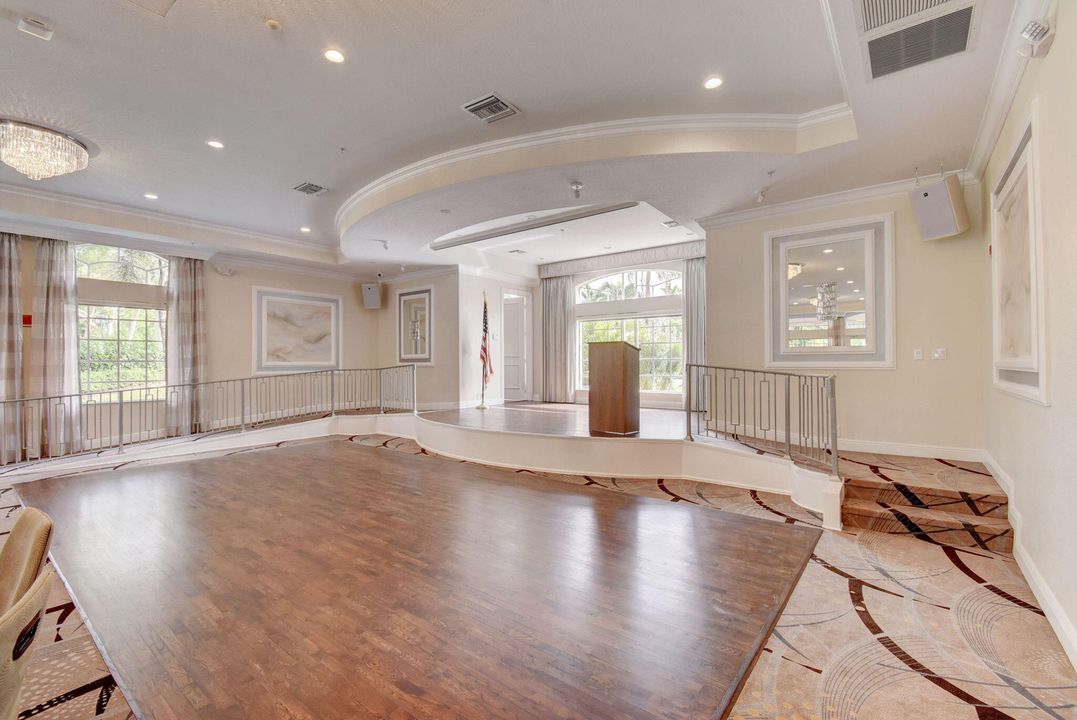 Active With Contract: $674,100 (3 beds, 3 baths, 2923 Square Feet)