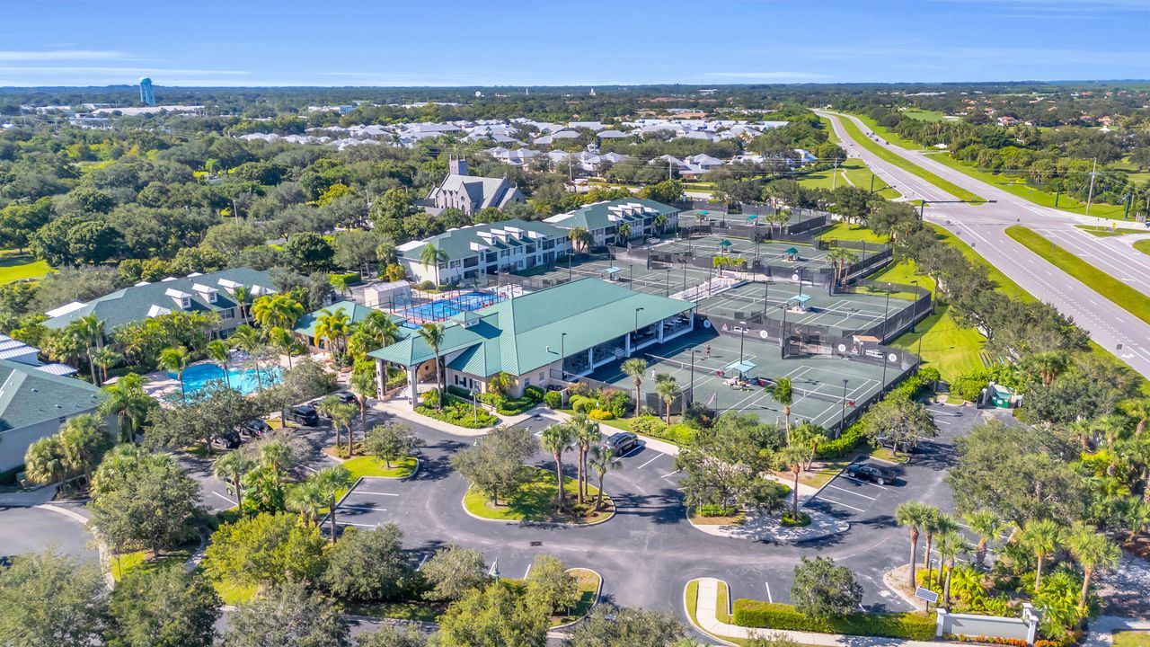 Activo con contrato: $484,000 (3 camas, 2 baños, 1959 Pies cuadrados)