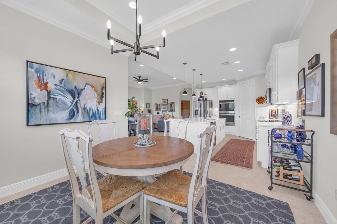 Activo con contrato: $484,000 (3 camas, 2 baños, 1959 Pies cuadrados)