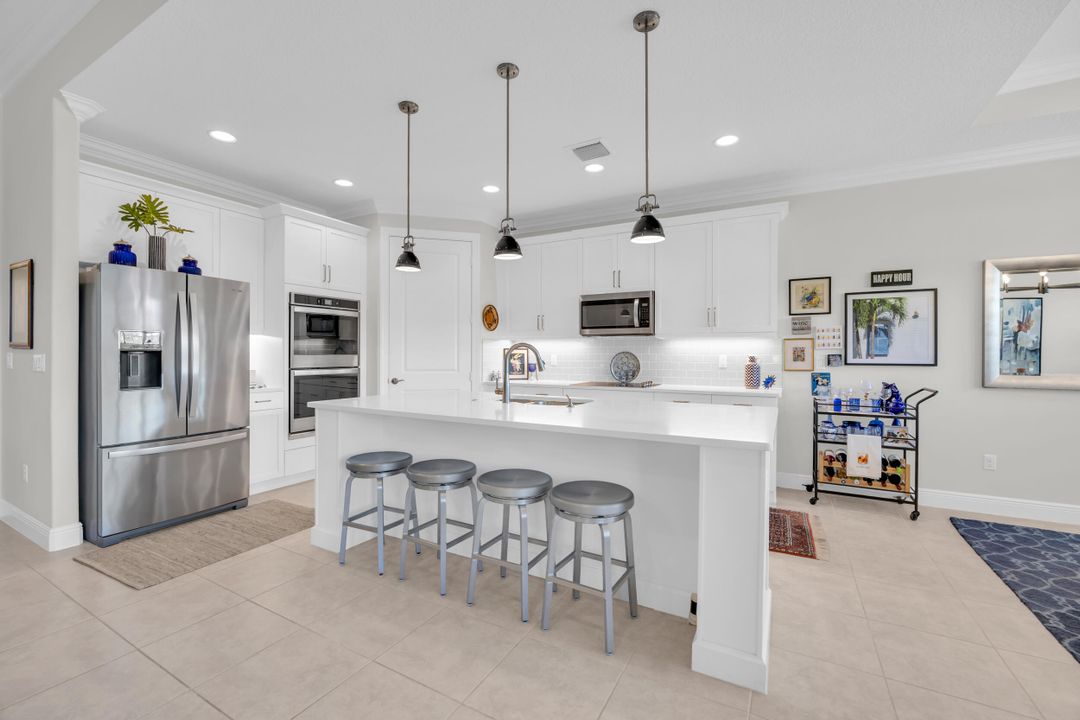 Activo con contrato: $484,000 (3 camas, 2 baños, 1959 Pies cuadrados)