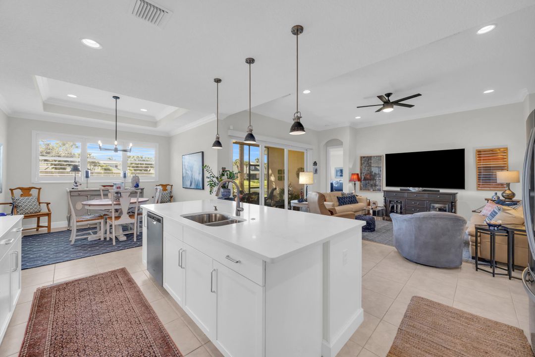 Activo con contrato: $484,000 (3 camas, 2 baños, 1959 Pies cuadrados)