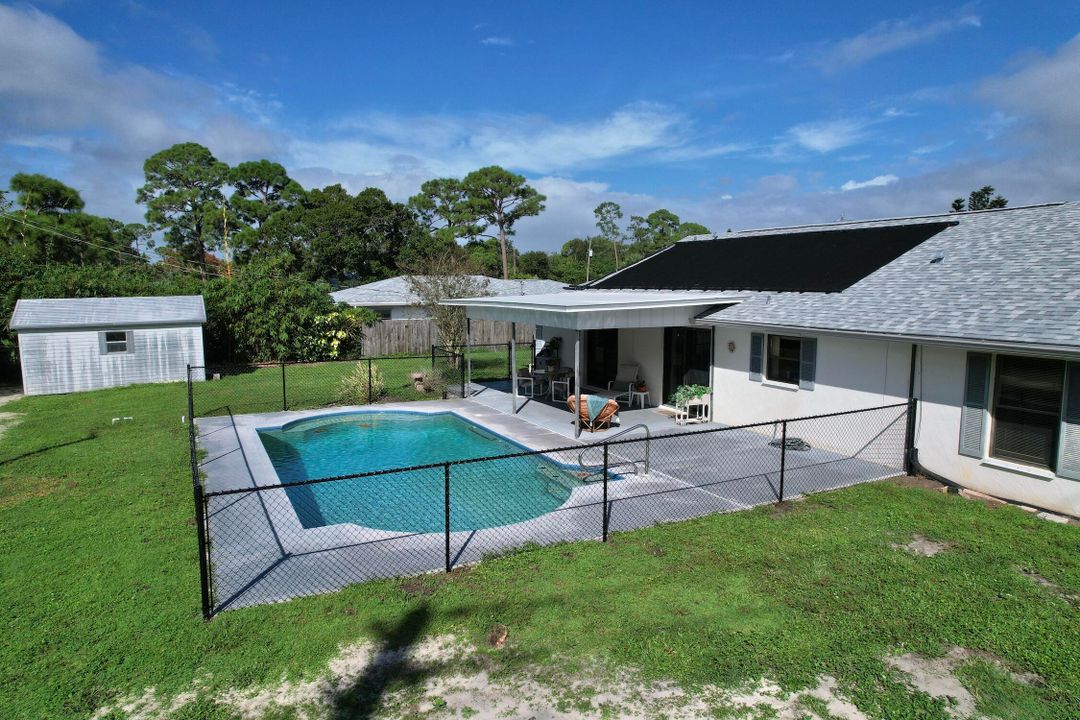 合同活跃: $335,000 (3 贝兹, 2 浴室, 1635 平方英尺)