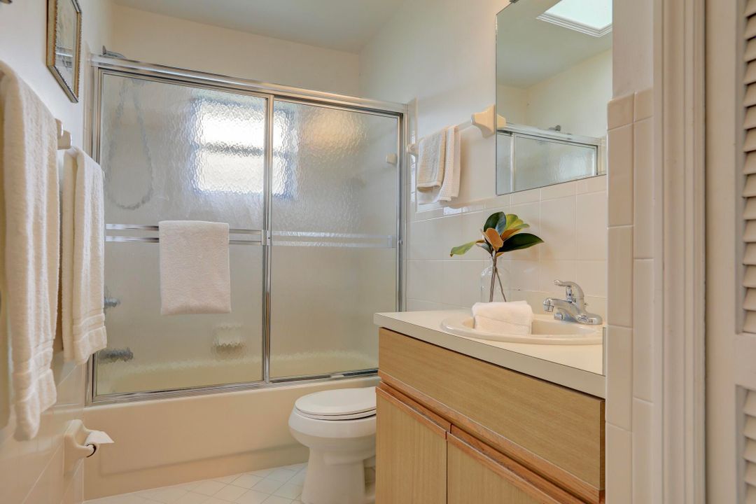 合同活跃: $335,000 (3 贝兹, 2 浴室, 1635 平方英尺)