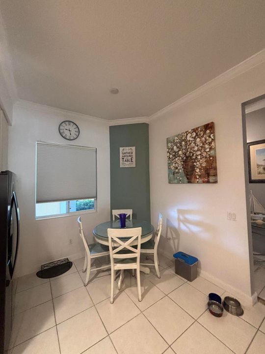 For Sale: $379,900 (2 beds, 2 baths, 1989 Square Feet)