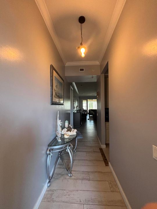 For Sale: $379,900 (2 beds, 2 baths, 1989 Square Feet)