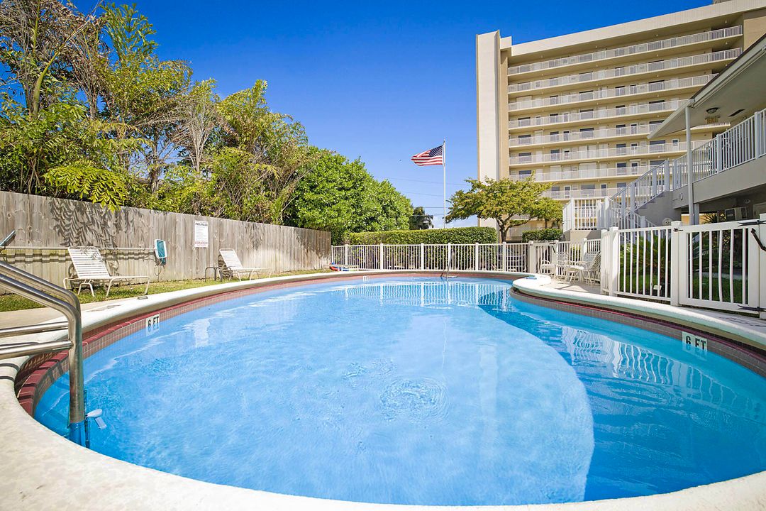 For Sale: $200,000 (1 beds, 1 baths, 750 Square Feet)