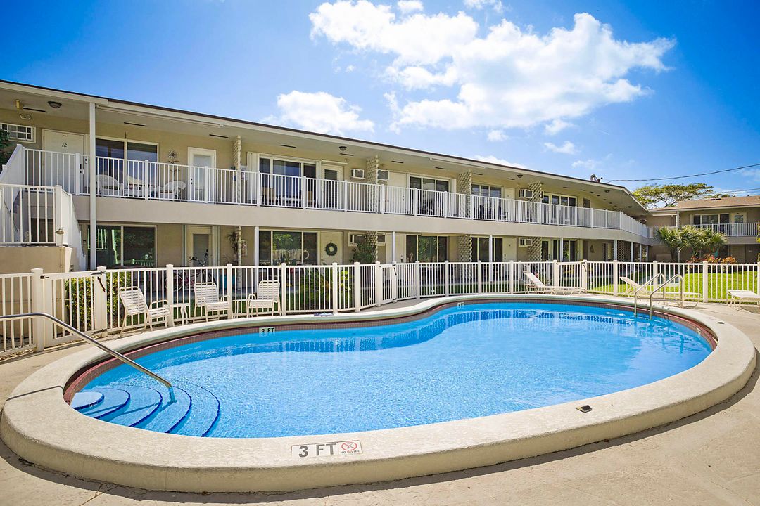 For Sale: $200,000 (1 beds, 1 baths, 750 Square Feet)