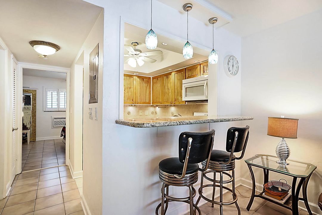 For Sale: $200,000 (1 beds, 1 baths, 750 Square Feet)