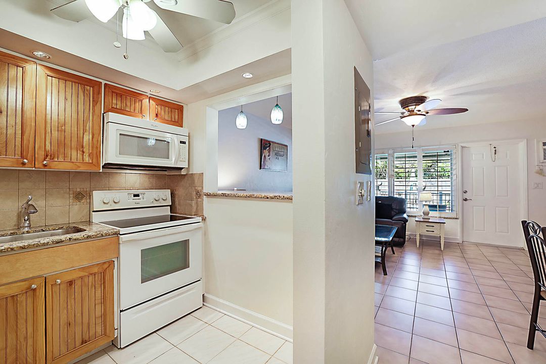 For Sale: $200,000 (1 beds, 1 baths, 750 Square Feet)